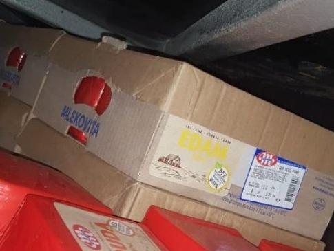 На Волині в автобусі знайшли майже пів тонни контрабандного сиру