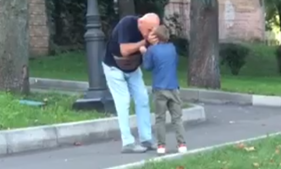 В мережу злили відео, як український політик б'є сина