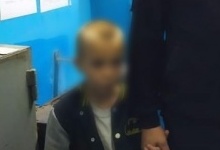 У Харкові 5-річний хлопчик втік з дому і жебракував в метро