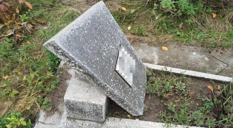 На Вінниччині хлопець розтрощив майже три десятки надгробків
