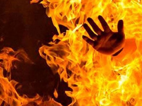 У Запоріжській області 21-річна дівчина спалила себе живцем