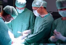 На Волині хірурги врятували руку жінки від ампутації. ФОТО 18+