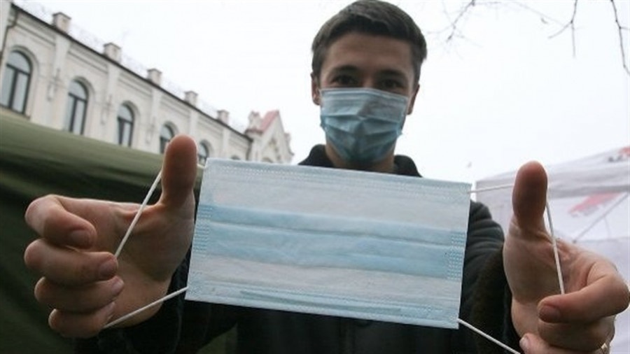 Повідомили, чи штрафуватимуть українців за перебування без маски на вулиці