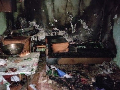 На Буковині 25-річна дівчина підпалила себе після сварки з хлопцем