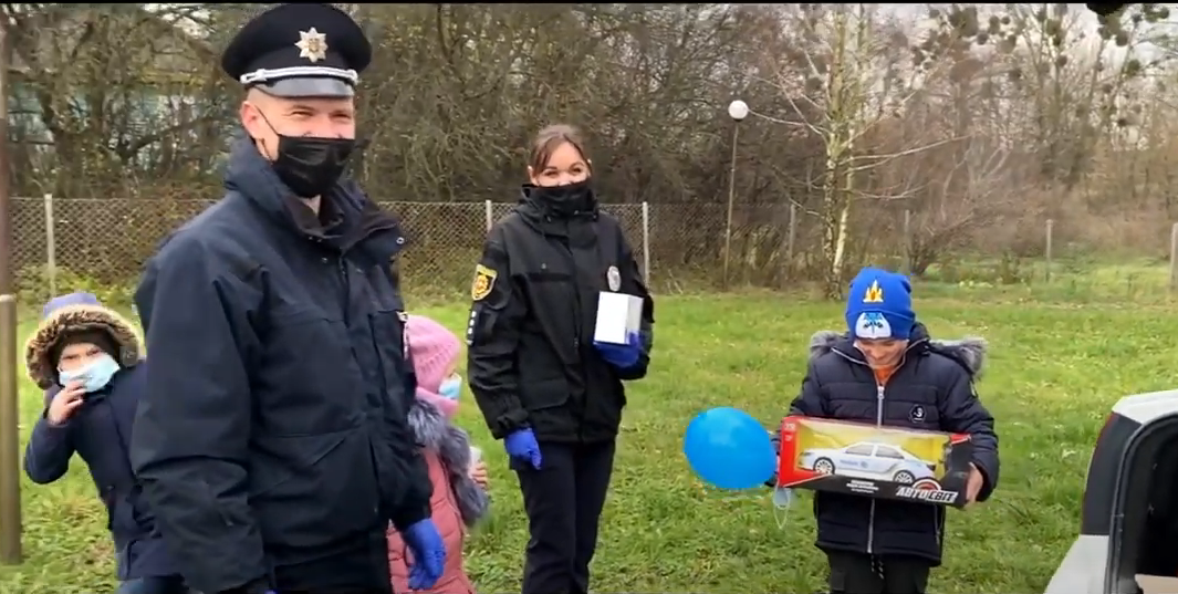 На Рівненщині поліцейські здійснили мрію 8-річної дитини