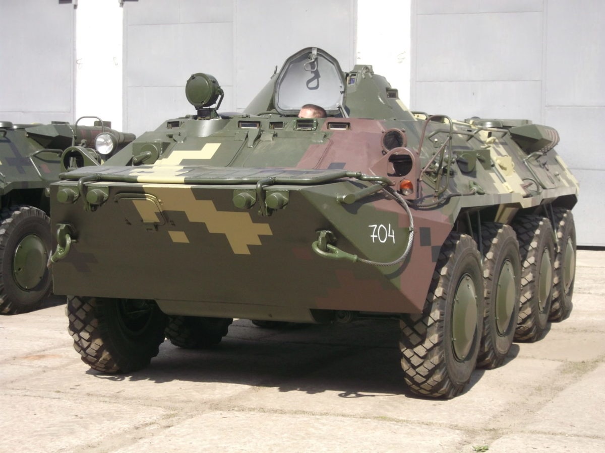 Українські військові отримали модернізовані БТР-80