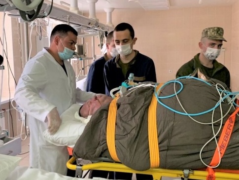 Військові медики врятували життя 230-кілограмовому прапорщику