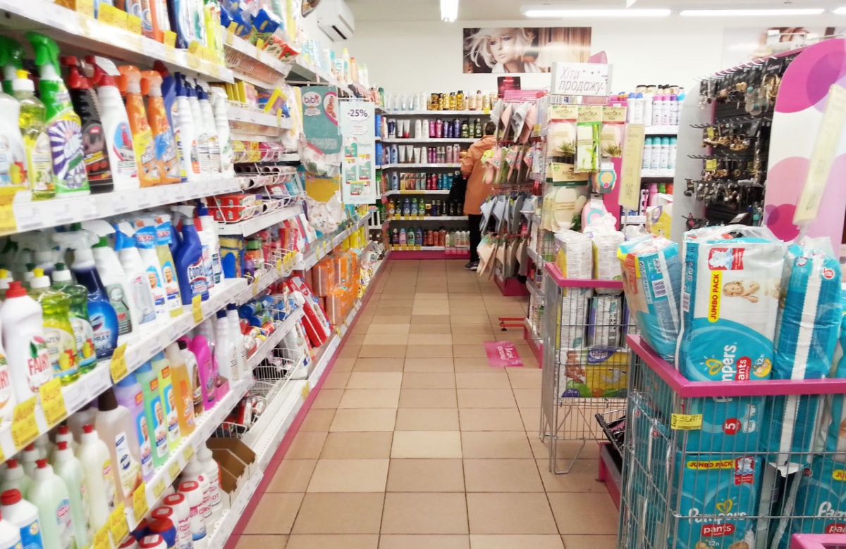 У супермаркетах закриють відділи з побутовою хімією, одягом та речами широкого вжитку