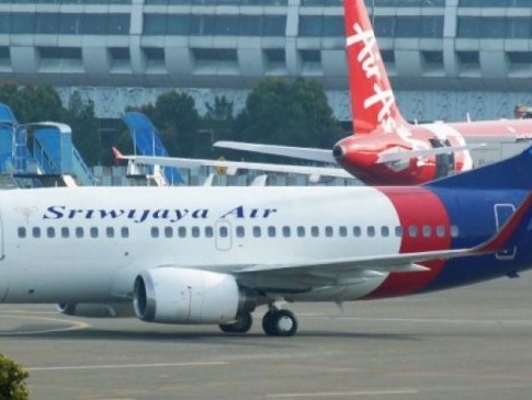 В Індонезії розбився літак з 62 людьми на борту