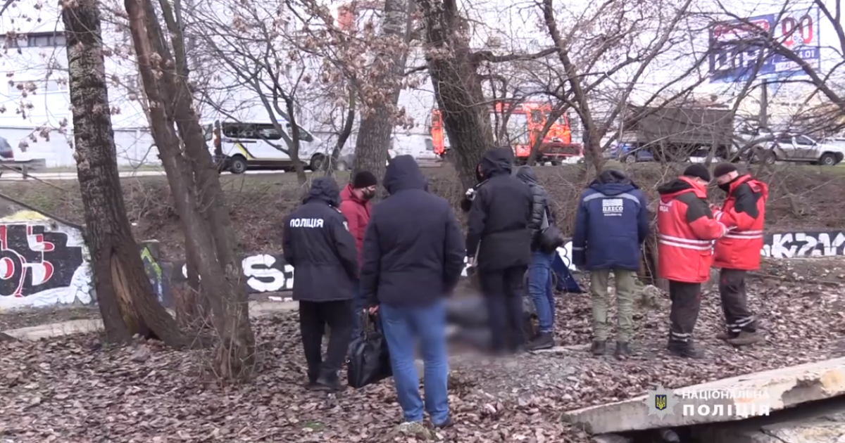 У Києві в річці знайшли тіло військового