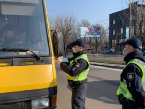У Луцьку пасажири маршрутки влаштували шарпанину з поліцейськими