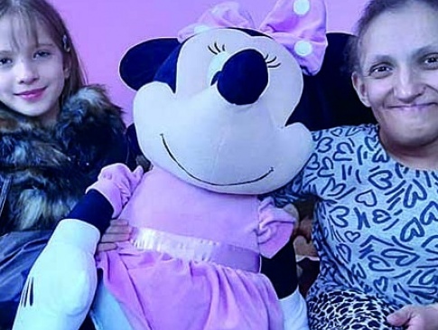 Найнижча мама України бореться з онкохворобою