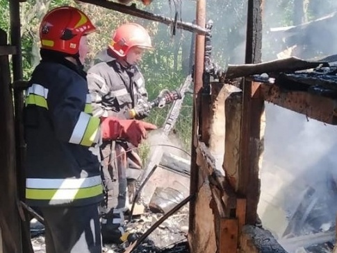 На Рівненщині підпалили чотири будинки на одній вулиці