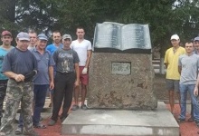 У селі на Рівненщині на місці Леніна звели пам’ятник Біблії
