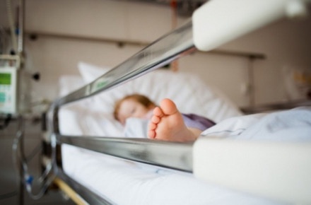 На Вінниччині в лікарні померли 4-річна і 12-річна сестрички