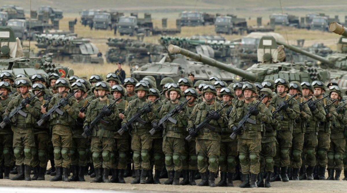 Поблизу кордонів України накопичилося 90 тисяч солдатів РФ