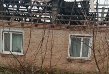 Біля Луцька у сім'ї з двома дітьми згорів будинок