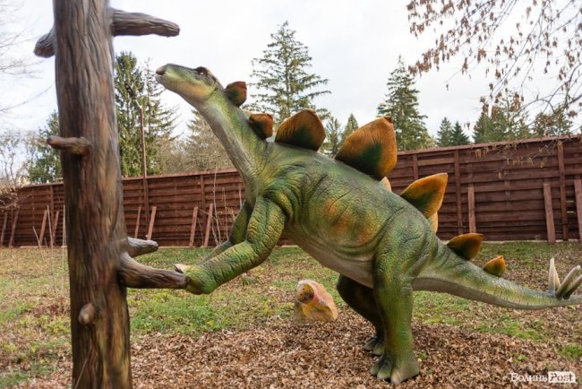 У Луцьку відкрили парк «живих» динозаврів