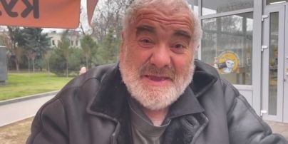 У Харкові безпритульний дідусь зворушливо подякував людям за допомогу