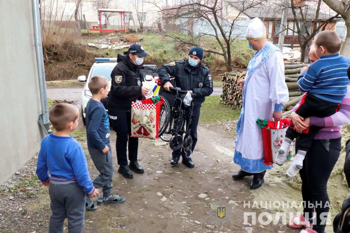 8-річний українець попросив у Миколая інвалідний візок хворому братові