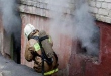 У Луцьку з палаючого підвалу врятували чоловіка