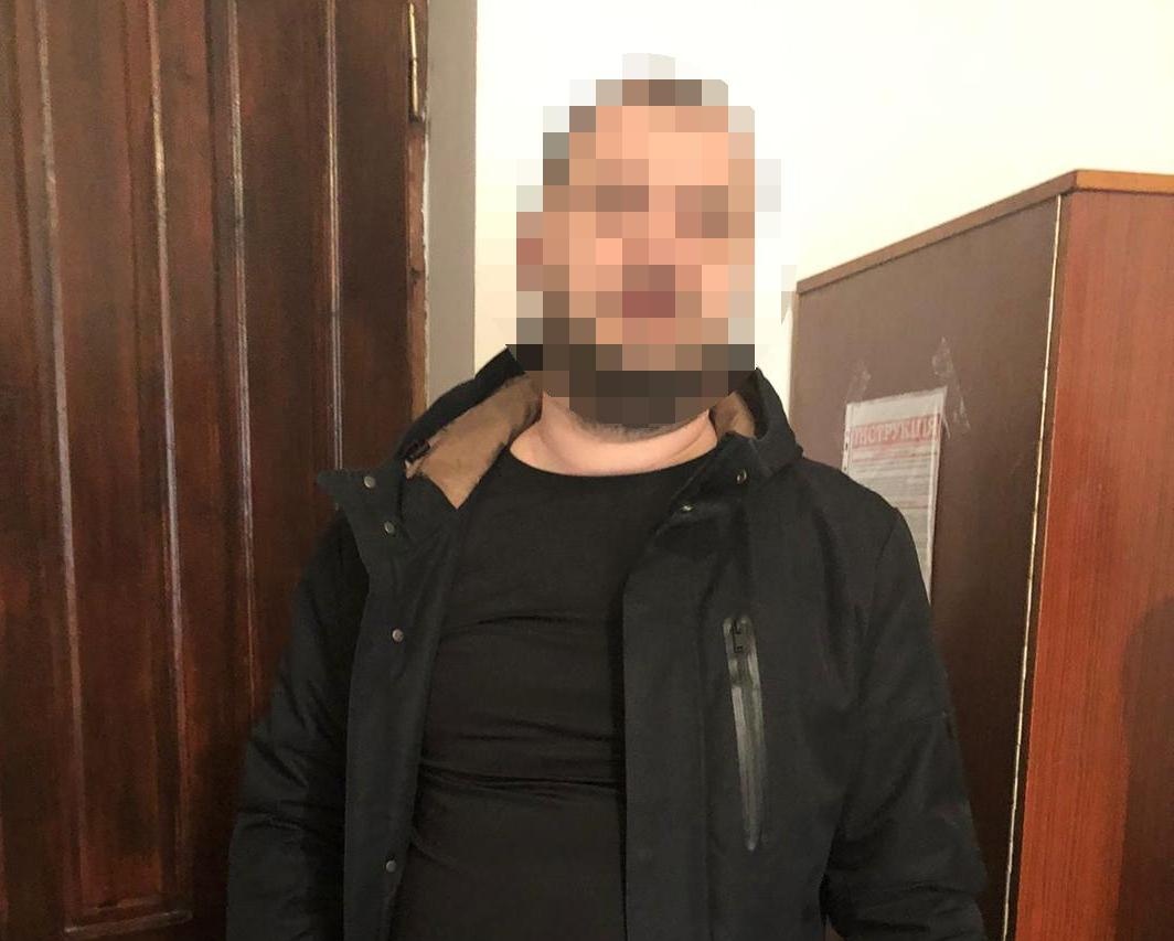 Затримали чоловіка, який вкрав у журналістів штатив у центрі Луцька