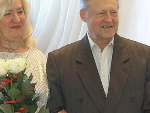 Йому - 72, їй - 60: у Луцьку побралася пара після 10 років цивільного шлюбу