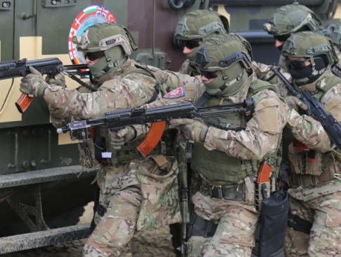 Налякані російські солдати масово здаються у полон в Харкові