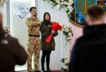 На Рівненщині одружилися військовий та волонтерка