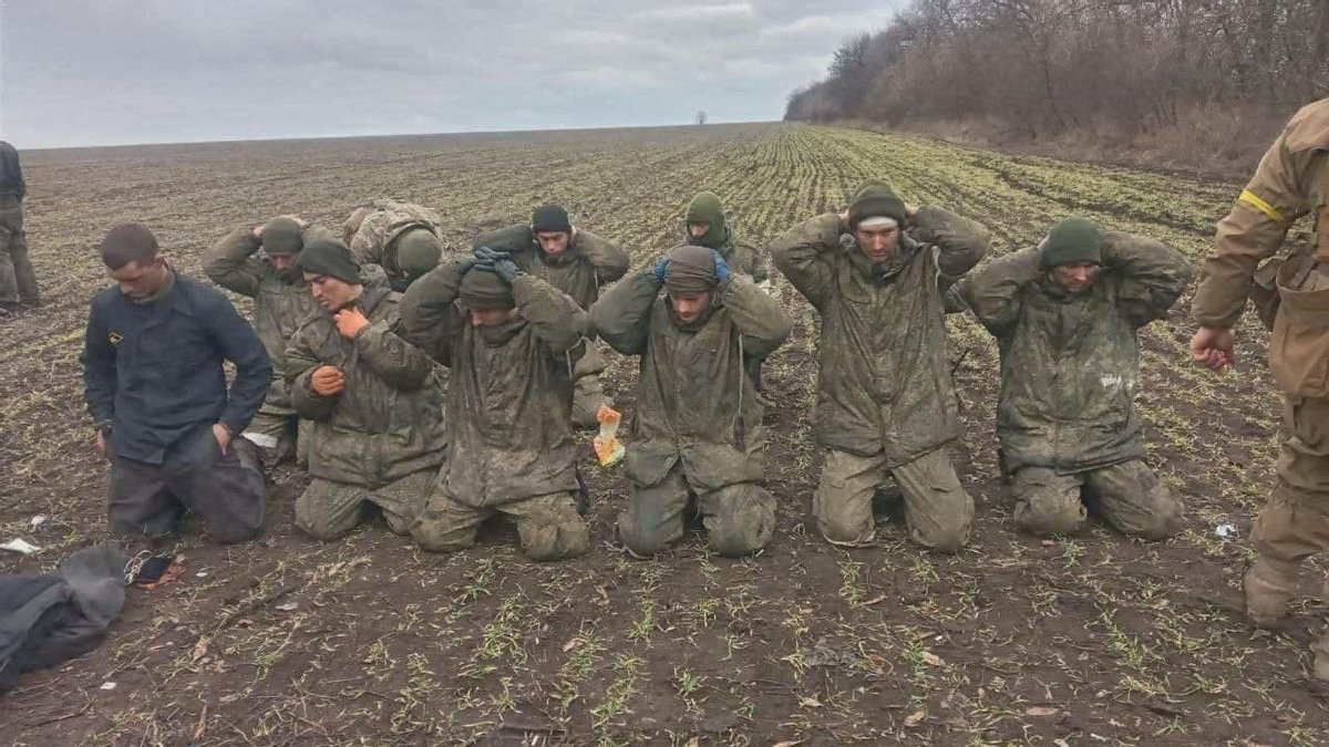 Росіяни добровільно здаються у полон цілими підрозділами