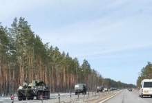 До Гомельської області Білорусі стягують колони військової техніки РФ