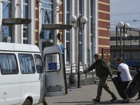 Ракетний удар по залізничному вокзалу в Краматорську: нарахували уже 50 загиблих