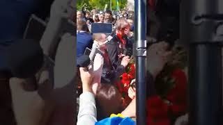У Варшаві посла РФ закидали червоною фарбою (відео)