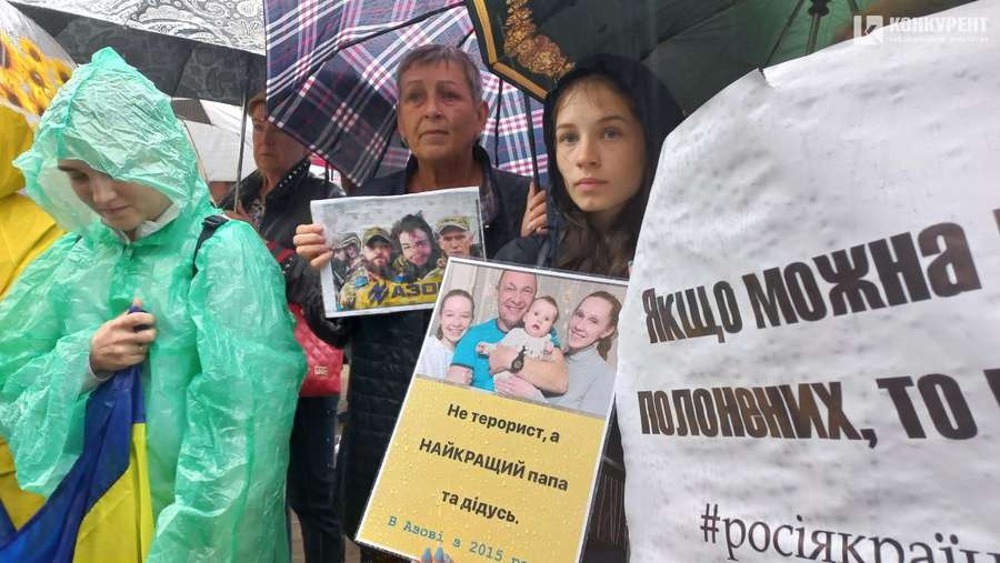 У Луцьку відбулася акція на підтримку оборонців «Азовсталі» (фото)