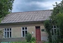 На Львівщині стару хату продали за десять мільйонів