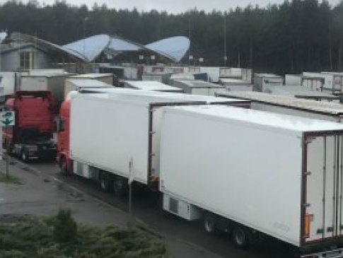 Через протести у Польщі на «Ягодині» утворилась черга з вантажівок