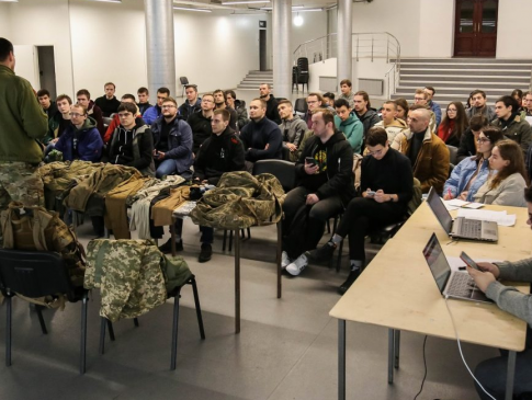 Волинян кличуть на перший курс навчання Центру воєнної підготовки цивільних
