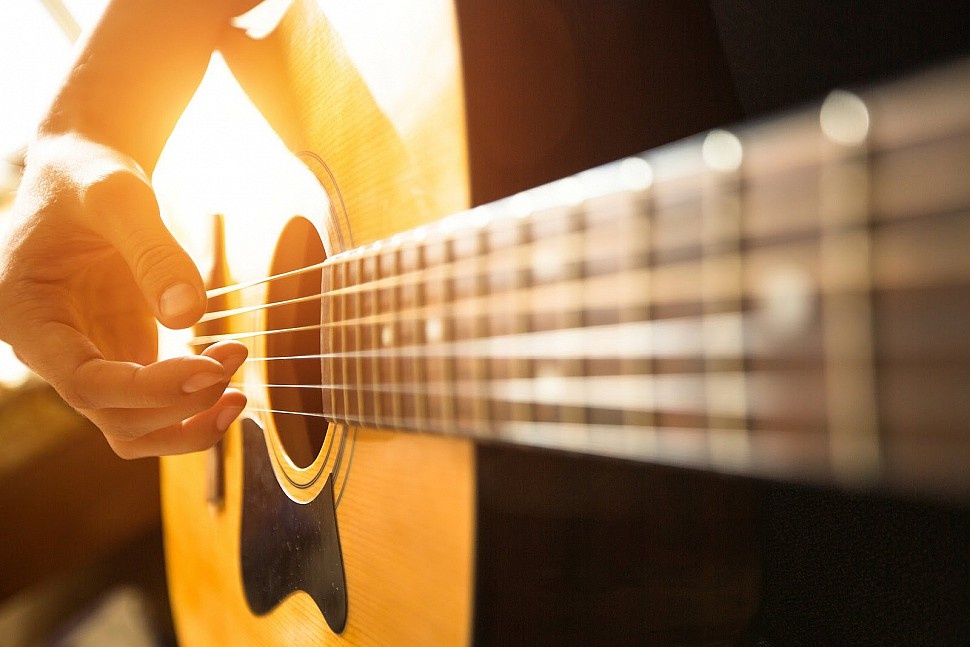 Основні види гітар: як правильно вибрати музичний інструмент початківцю
