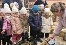 У садочку на Волині дітей вчили виготовляти окопні свічки