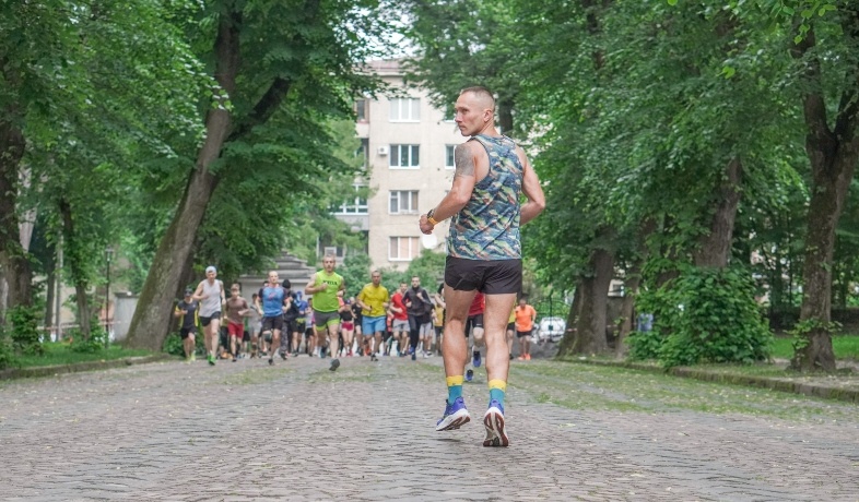 Українець пробіг спиною вперед 45 кілометрів