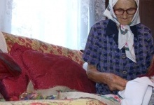 «Не випускаю голку з рук», — 77-річна вишивальниця з Вінниччини вишиває понад 60 років