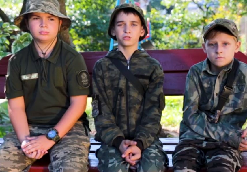 «Гвардійці» в 10 років: у Луцьку хлопчаки створила свій волонтерський загін «Гвардія «Воля»