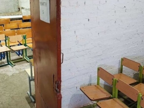 «Рівень води сягав 4 сантиметри»: у Луцьку учні однієї зі шкіл сиділи у підтопленому укритті