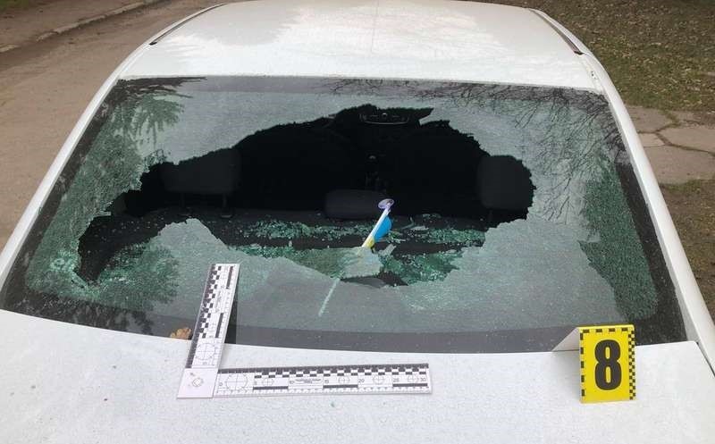 У Луцьку потрощили автомобілі служби таксі Bolt: знайшли зловмисника