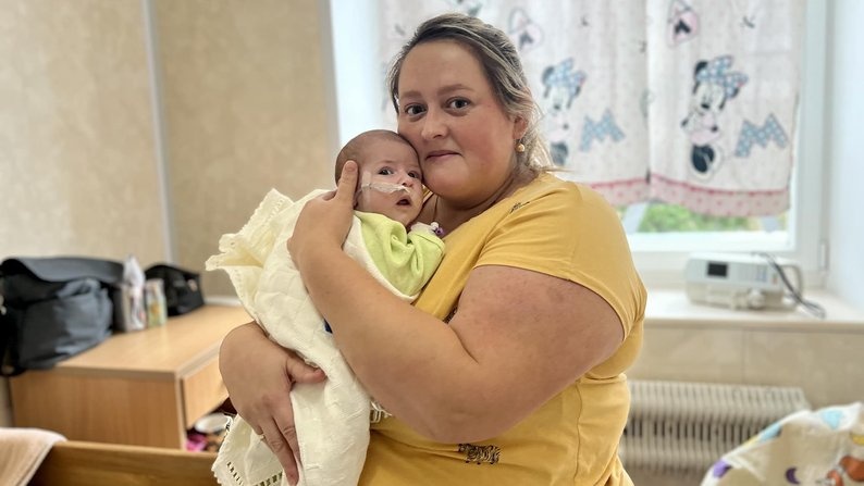 Львівські медики врятували немовля з кашлюком та двобічною пневмонією