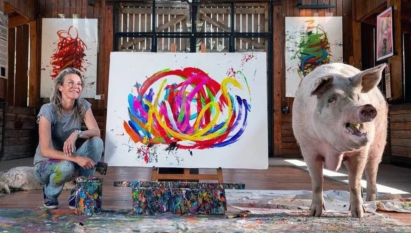 Свиня-художниця заробила більше мільйона баксів