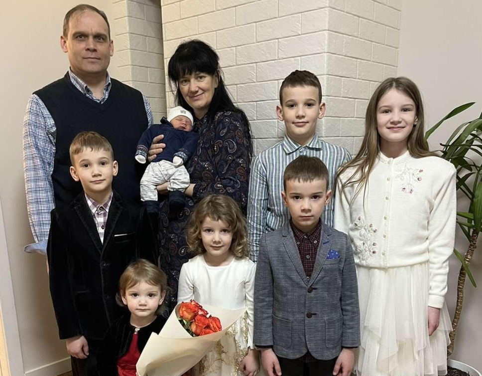 Як живе багатодітна родина на Львівщині: днями народився сто п’ятий онук
