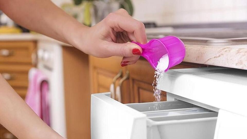 Візьміть сіль під час прання: для чого вона потрібна