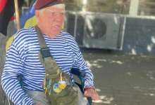 У Луцьку 77-річний волонтер з Херсону «Дядя Гріша»  збирає кошти на ЗСУ