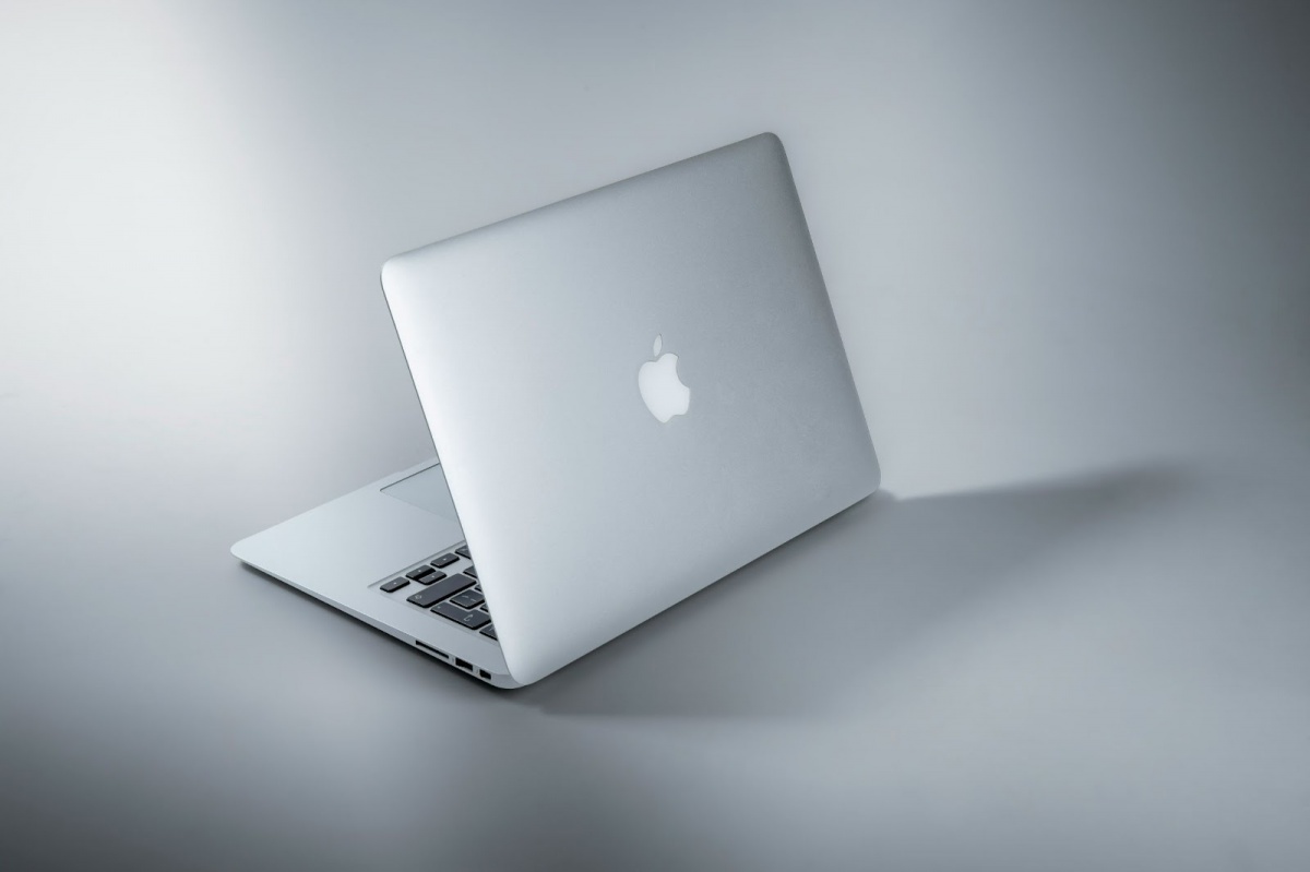 Огляд MacBook Air vs MacBook Pro: що вибрати для навчання, роботи та творчості